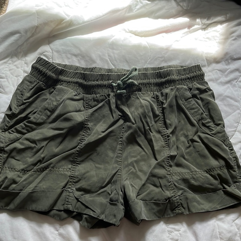 Universal Thread Fabic Shorts
